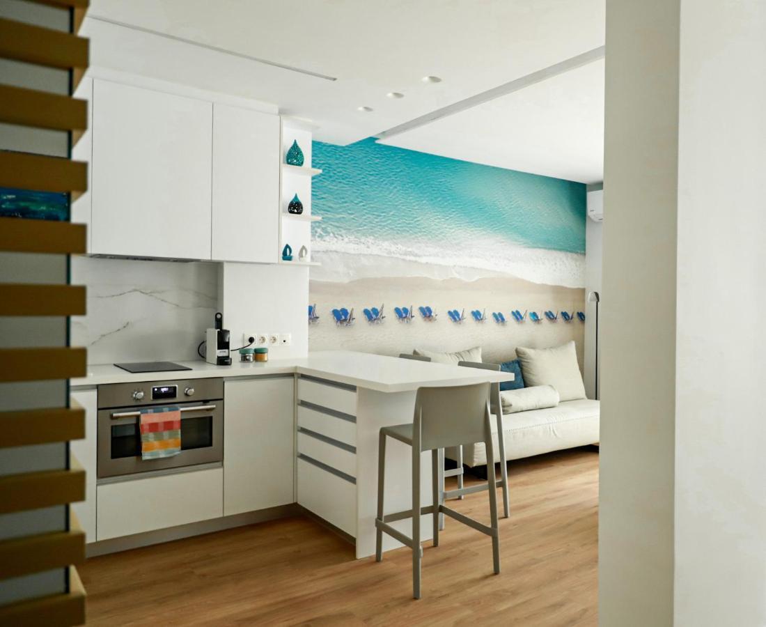 Renovated Apartment With Roof Garden Access, 15 M Walk To Acropolis 아테네 외부 사진