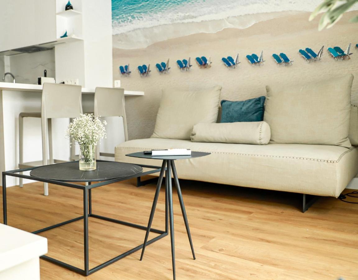 Renovated Apartment With Roof Garden Access, 15 M Walk To Acropolis 아테네 외부 사진