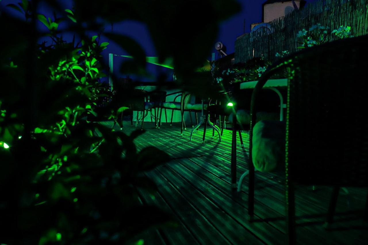 Renovated Apartment With Roof Garden Access, 15 M Walk To Acropolis 아테네 외부 사진
