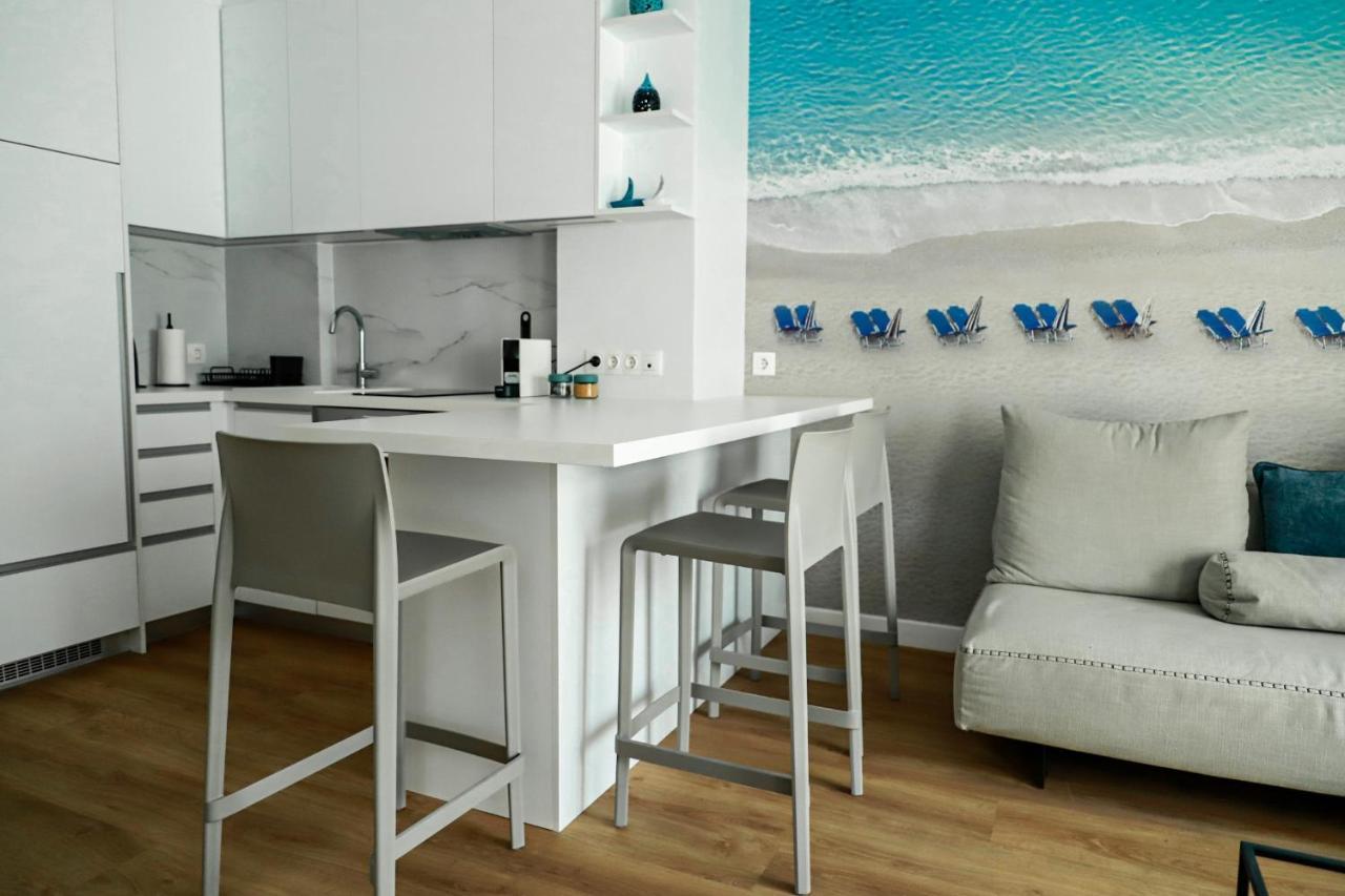 Renovated Apartment With Roof Garden Access, 15 M Walk To Acropolis 아테네 외부 사진