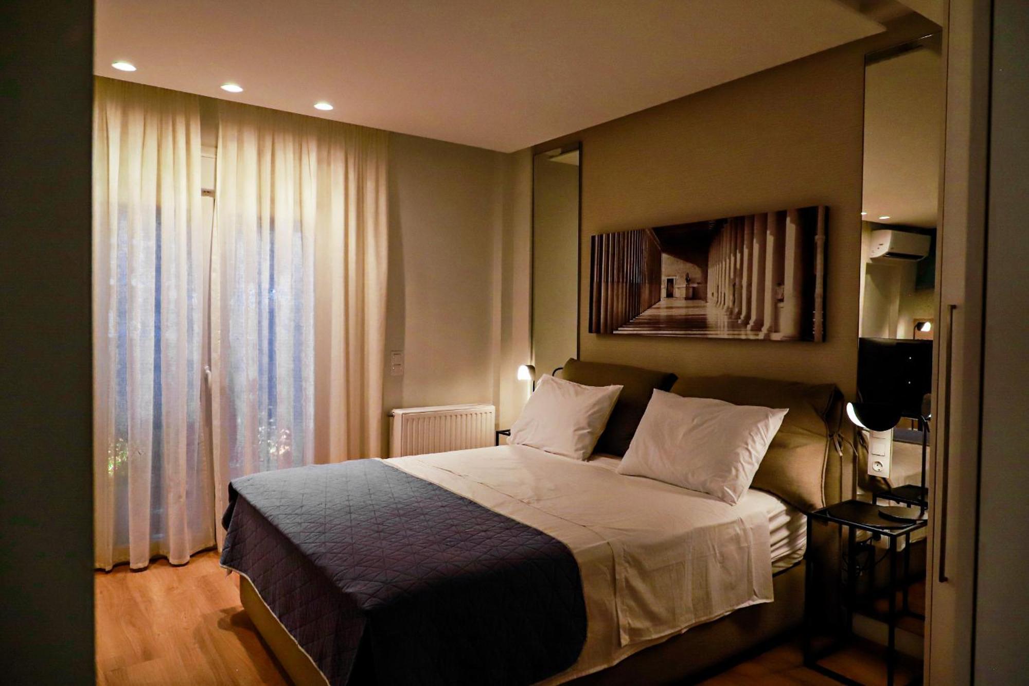 Renovated Apartment With Roof Garden Access, 15 M Walk To Acropolis 아테네 외부 사진