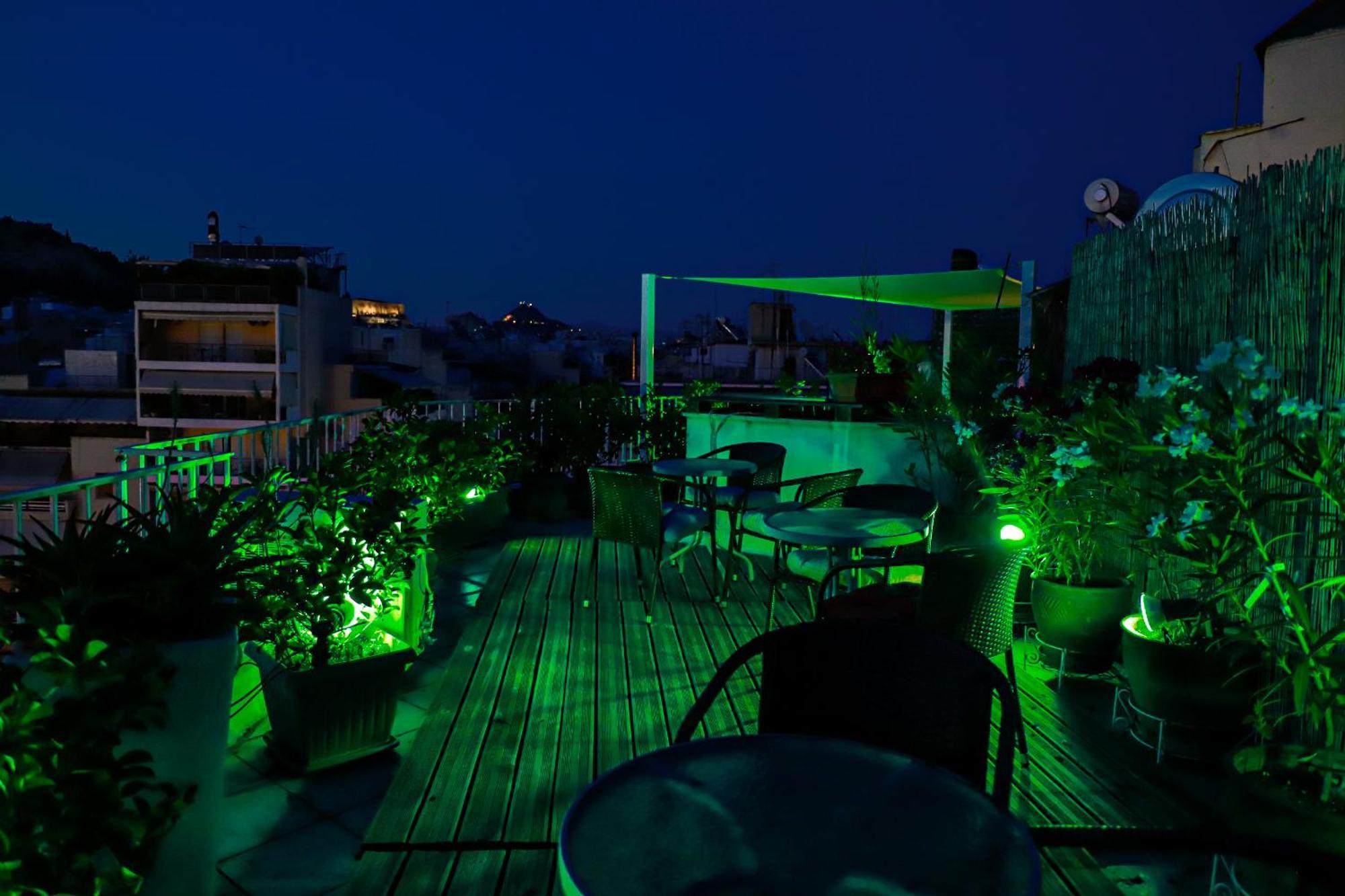 Renovated Apartment With Roof Garden Access, 15 M Walk To Acropolis 아테네 외부 사진