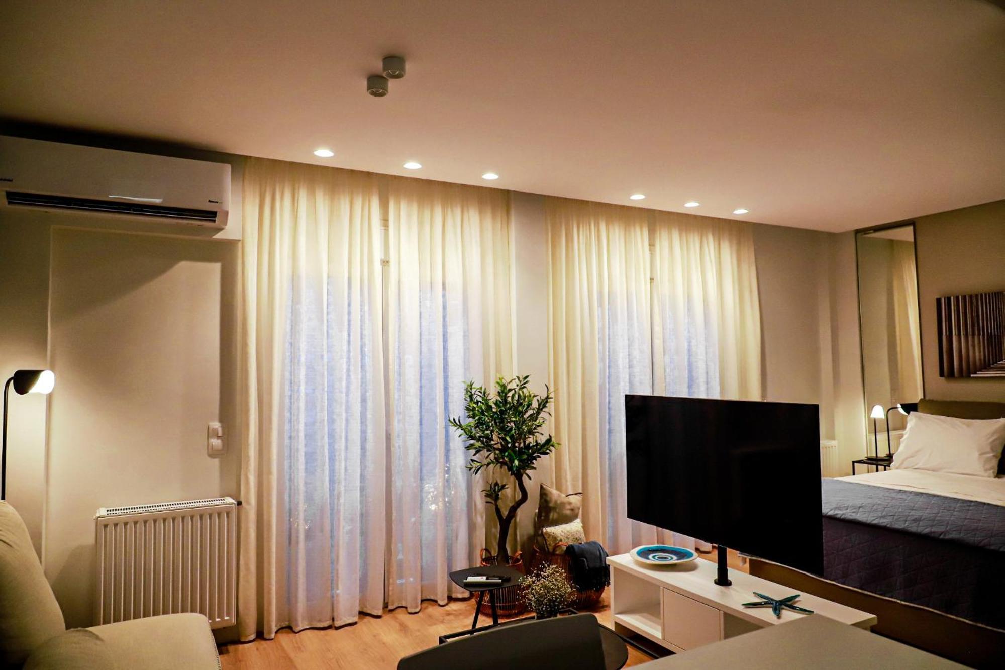 Renovated Apartment With Roof Garden Access, 15 M Walk To Acropolis 아테네 외부 사진