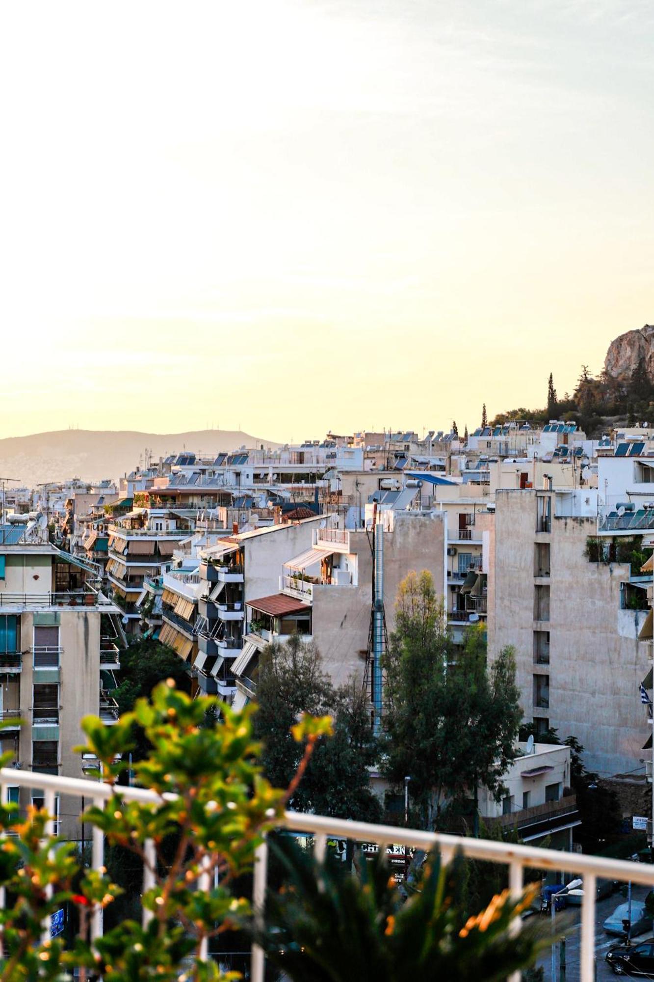Renovated Apartment With Roof Garden Access, 15 M Walk To Acropolis 아테네 외부 사진