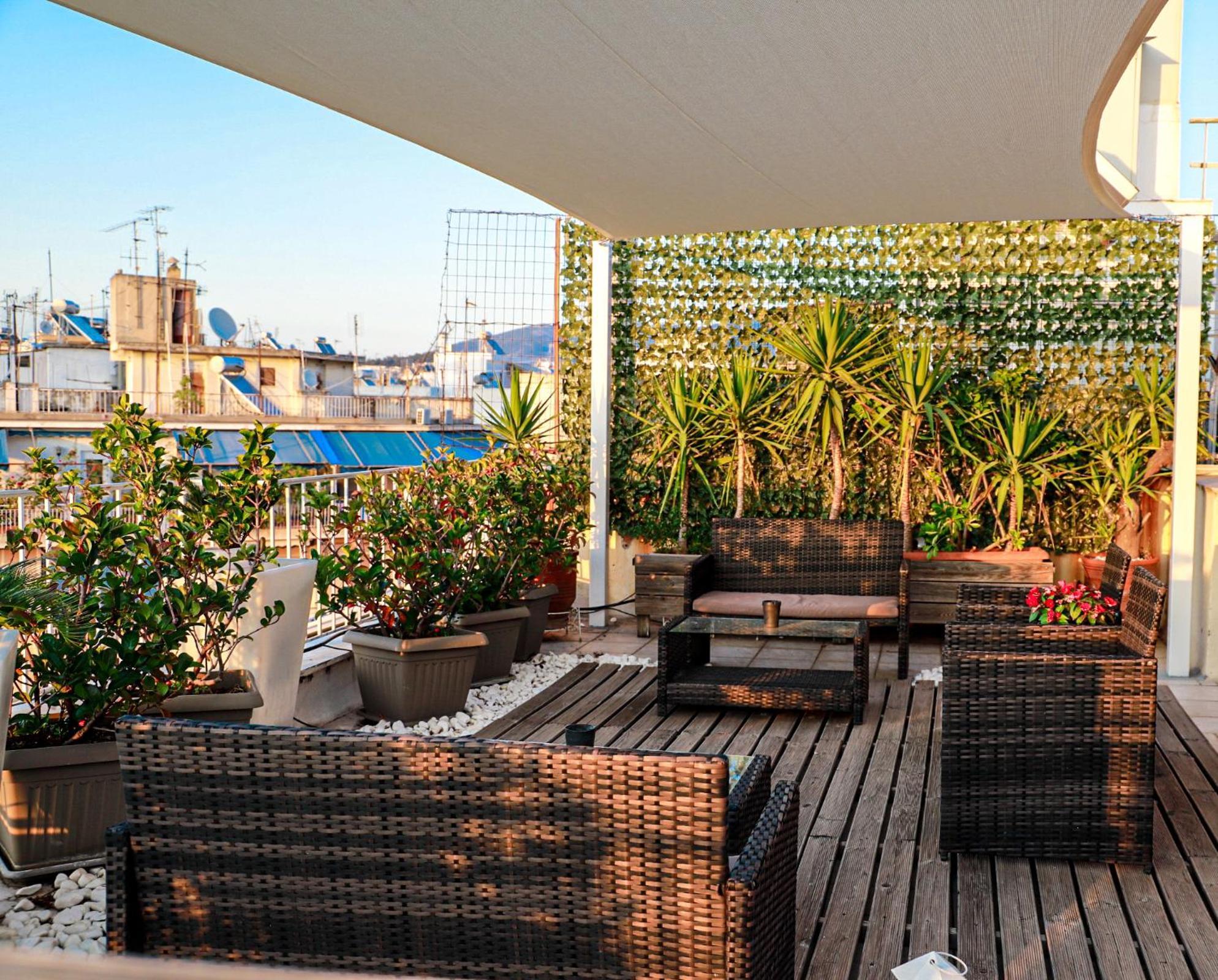 Renovated Apartment With Roof Garden Access, 15 M Walk To Acropolis 아테네 외부 사진