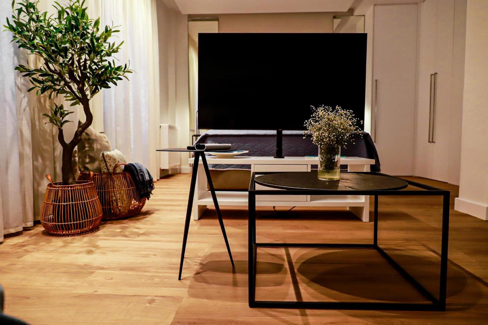 Renovated Apartment With Roof Garden Access, 15 M Walk To Acropolis 아테네 외부 사진