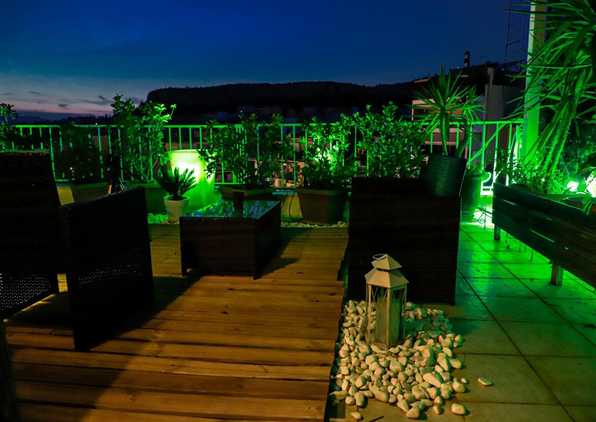Renovated Apartment With Roof Garden Access, 15 M Walk To Acropolis 아테네 외부 사진