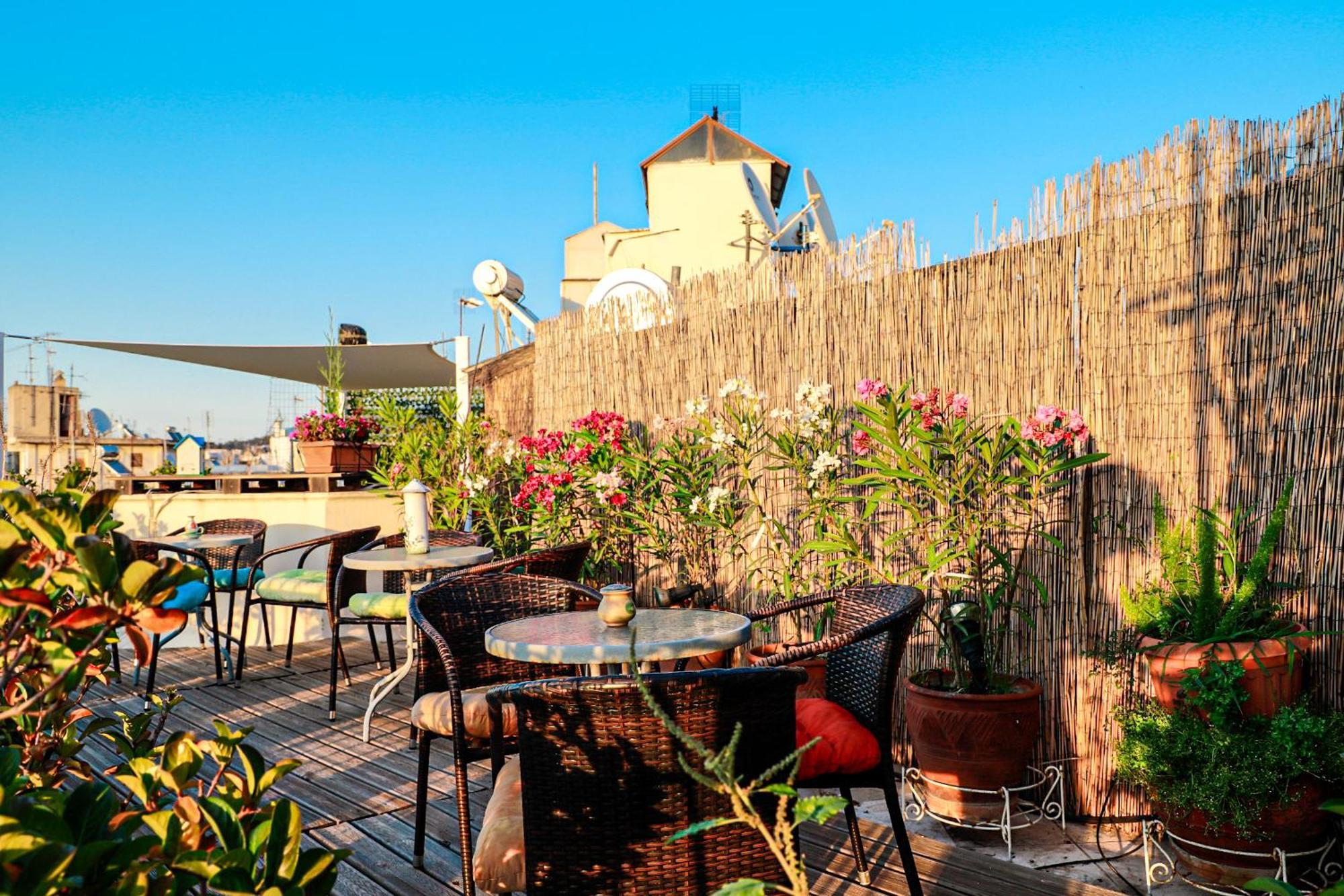 Renovated Apartment With Roof Garden Access, 15 M Walk To Acropolis 아테네 외부 사진