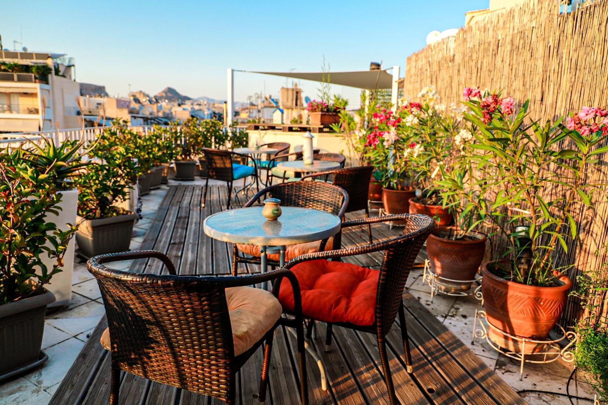 Renovated Apartment With Roof Garden Access, 15 M Walk To Acropolis 아테네 외부 사진